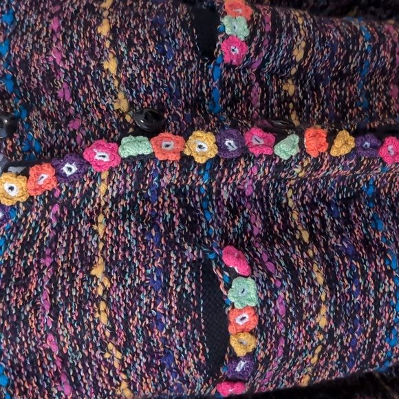 Colourful Knit button Up With Flower Details M-L - Picture 2 of 7